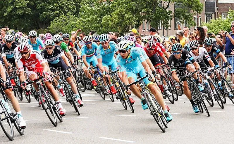 根据比赛数据分析：如何合理排序运动赛事观众